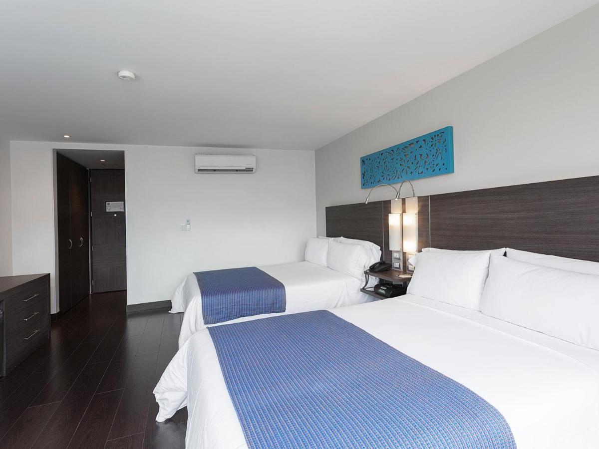 Hotel Bh El Poblado Medellin Bagian luar foto
