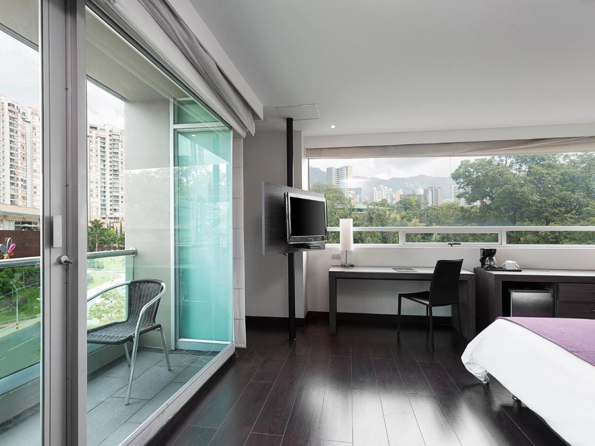 Hotel Bh El Poblado Medellin Bagian luar foto