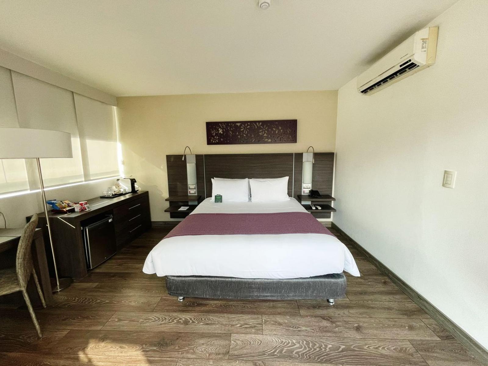 Hotel Bh El Poblado Medellin Bagian luar foto