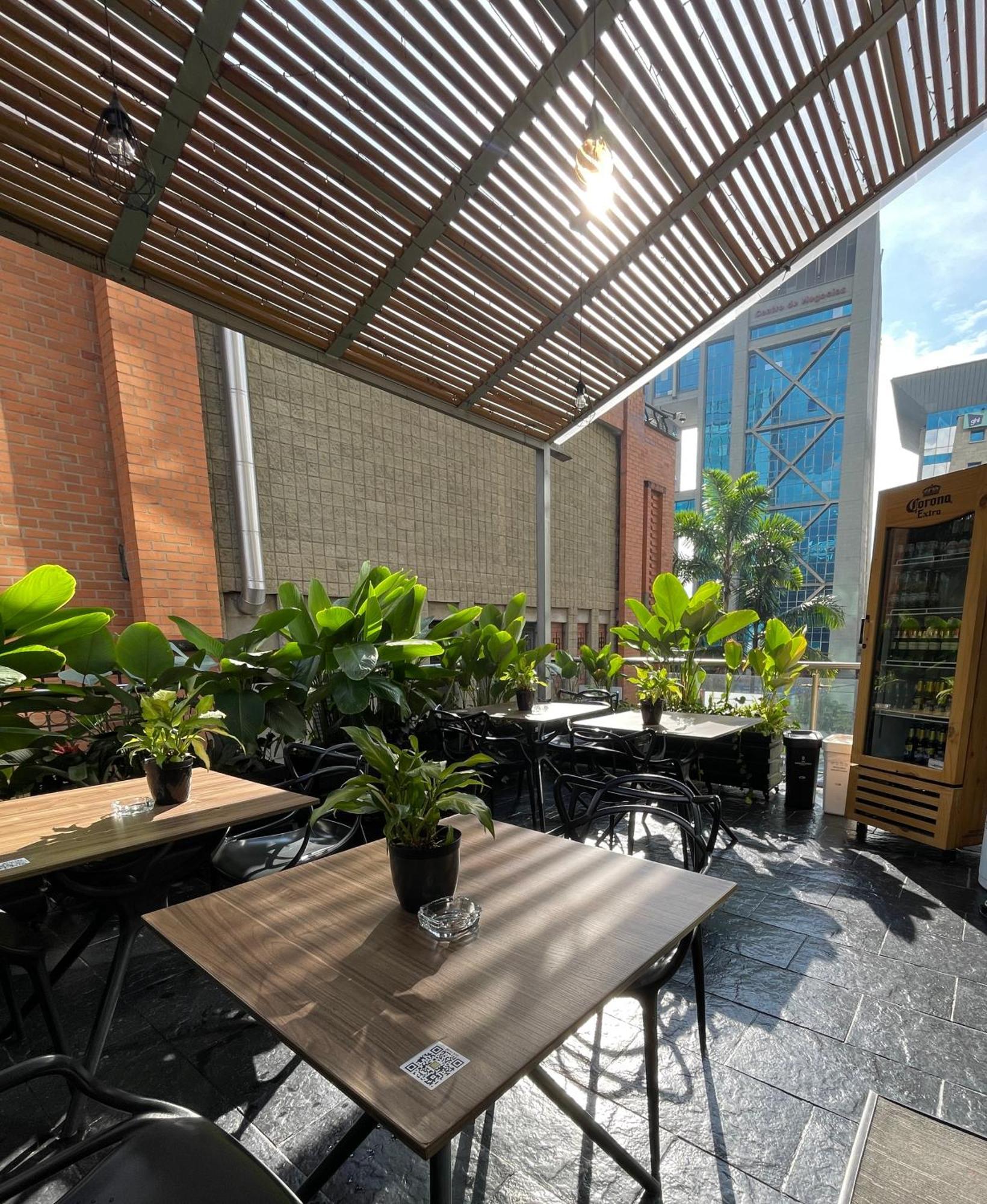 Hotel Bh El Poblado Medellin Bagian luar foto