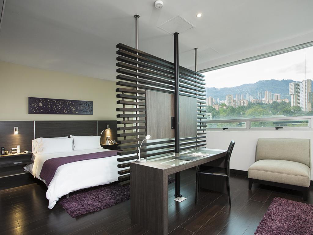 Hotel Bh El Poblado Medellin Bagian luar foto