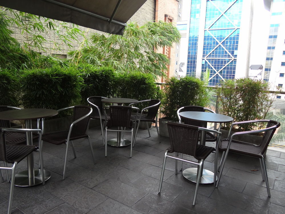 Hotel Bh El Poblado Medellin Bagian luar foto
